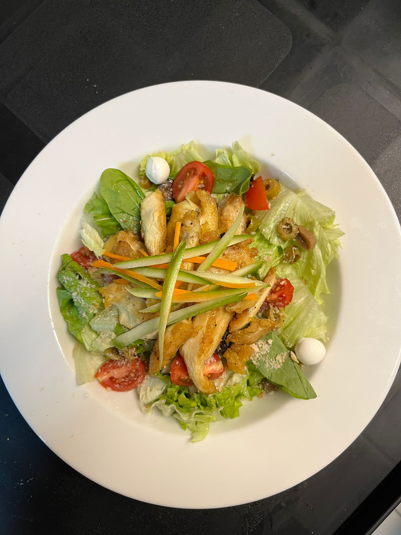 Tavuklu Sezar Salata
